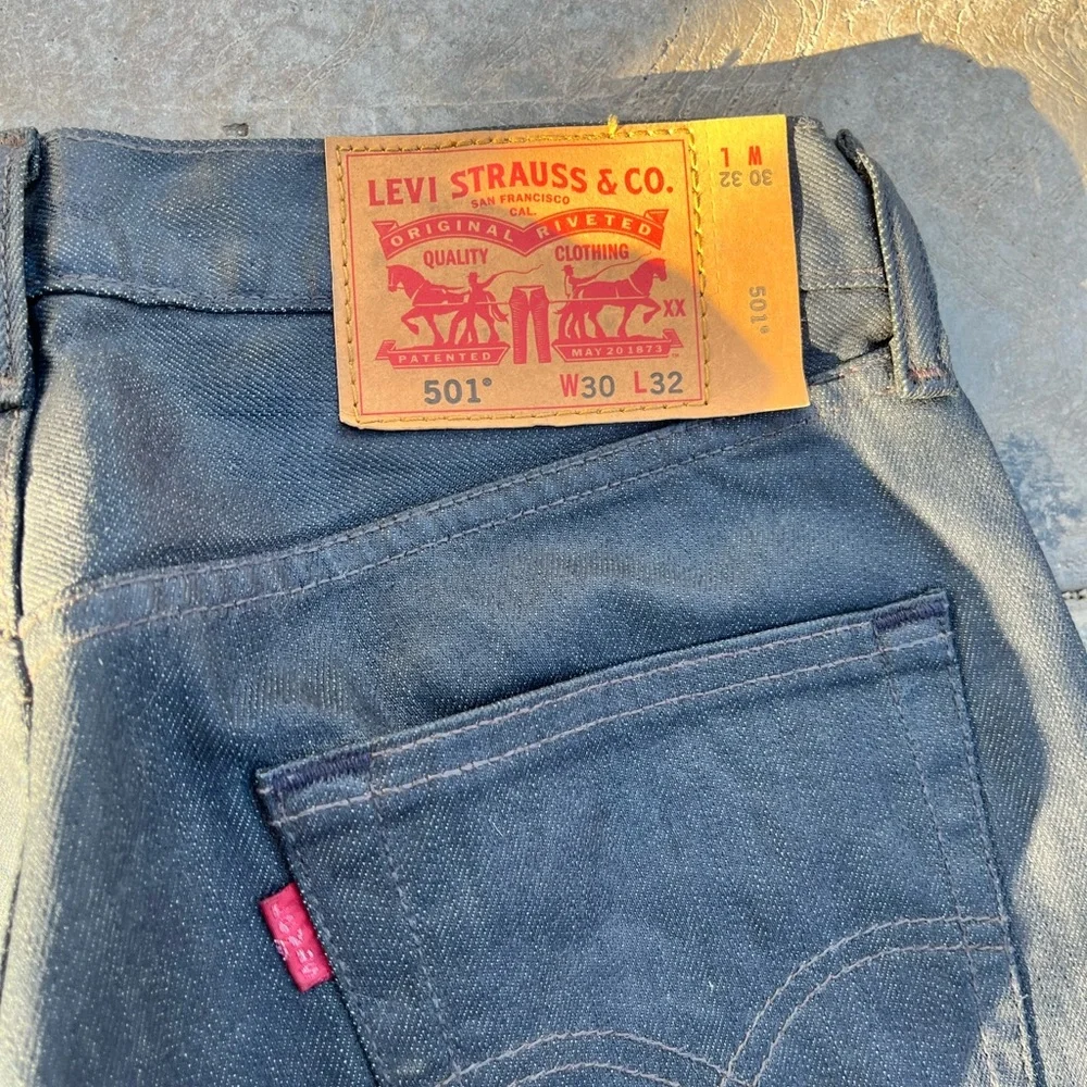 LEVI’S | 501 Waxed Gray Button Fly Straight Denim Jeans 30x32